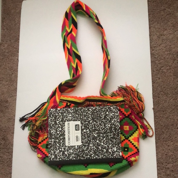 Authentic Handmade Colombian Wayuu Handbag - Picture 5 of 5